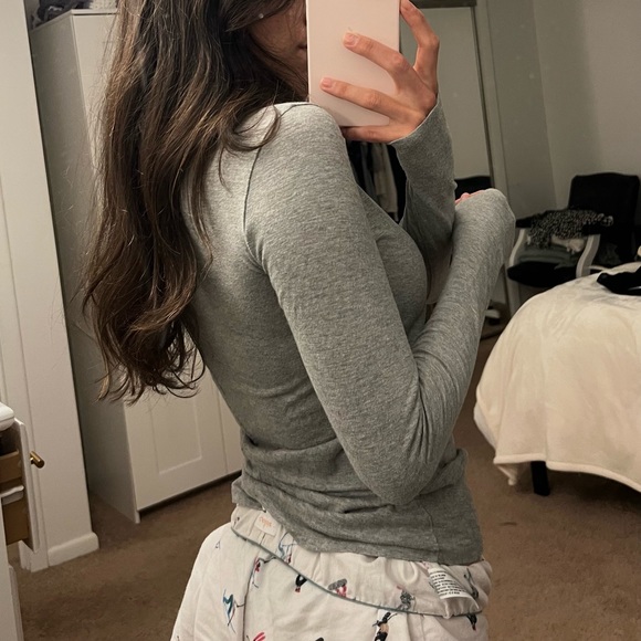 Abercrombie Basic Long Sleeve - Picture 3 of 6